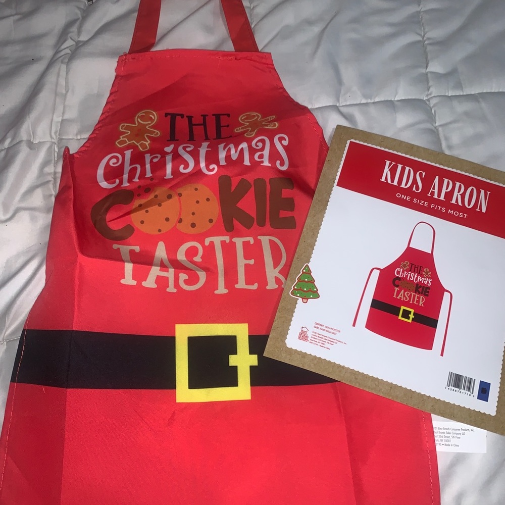 🛒🛍 2 for 5- Brand new in package 100% polyester children’s cookie taster apron